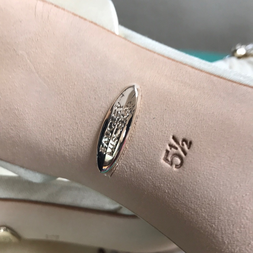 Badgley Mischka Sabine jeweled shoe! Brand New! - Picture 6 of 8